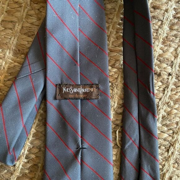 YVES ST. LAURENT NECKTIE - Picture 2 of 3